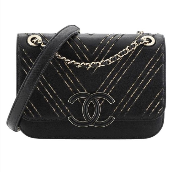 Chanel Enamel CC Flap Bag Chevron - Picture 1 of 4